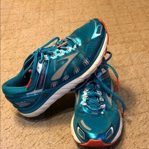 Brooks transcend 2